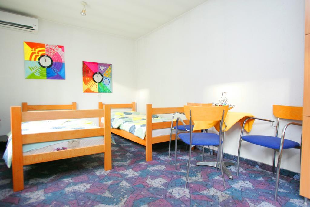 Hostel 021 Novi Sad Habitación foto