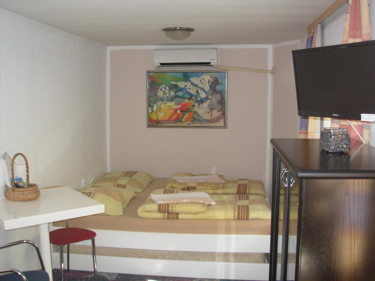 Hostel 021 Novi Sad Habitación foto